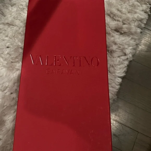 Valentino Rockstud Flat Thong Sandals - Picture 9 of 9